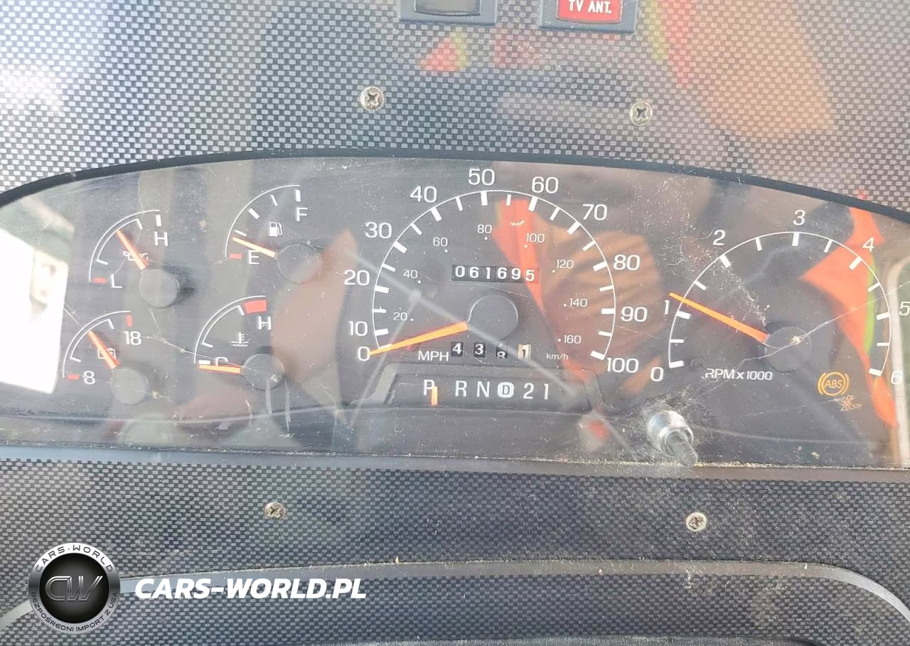 2000 Ford F550 Super Duty Stripped Chassis VIN:1FCNF53SXY0A02204 - 8