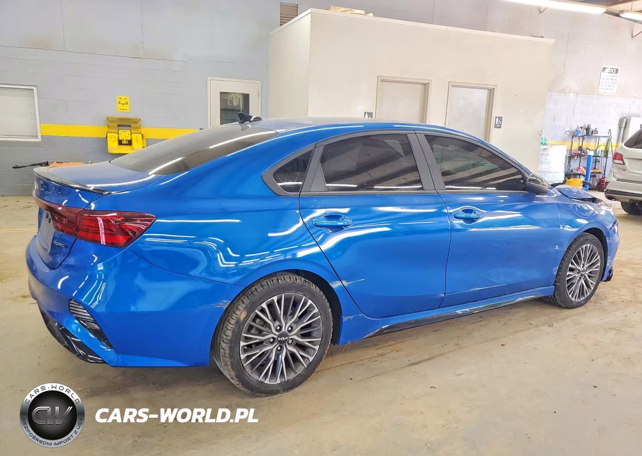 2023 Kia Forte Gt Line VIN:3KPF54AD7PE518578 - 3