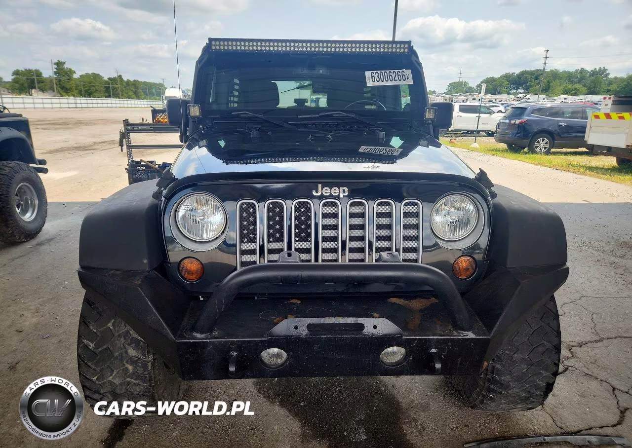 2013 Jeep Wrangler Unlimited Sport VIN:1C4BJWDG4DL654875 - 5
