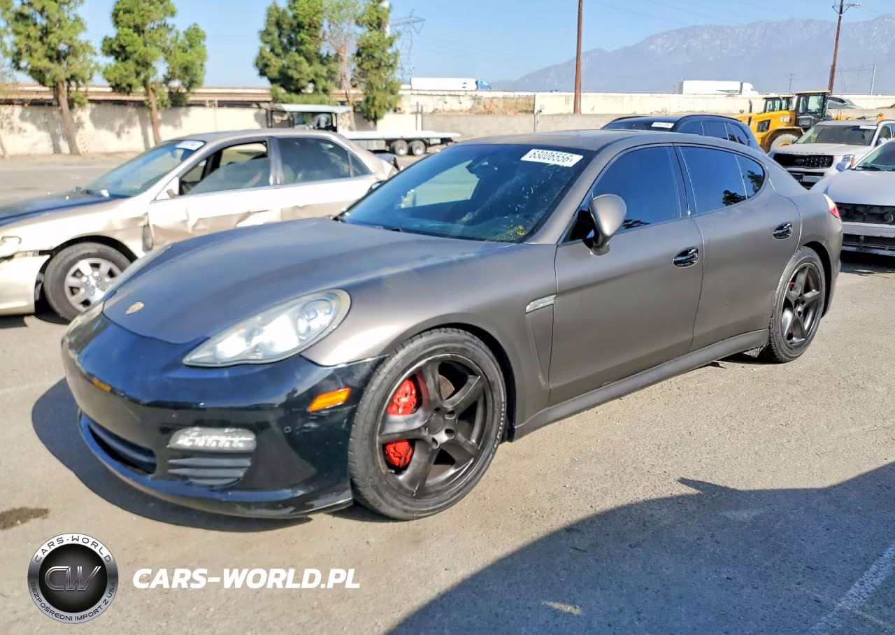 2011 Porsche Panamera 2
