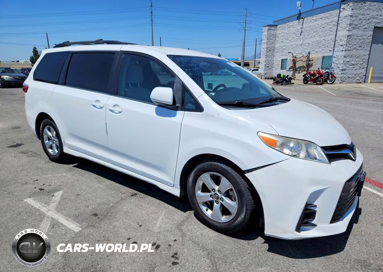 2018 Toyota Sienna Le VIN:5TDKZ3DC4JS908082 - 4