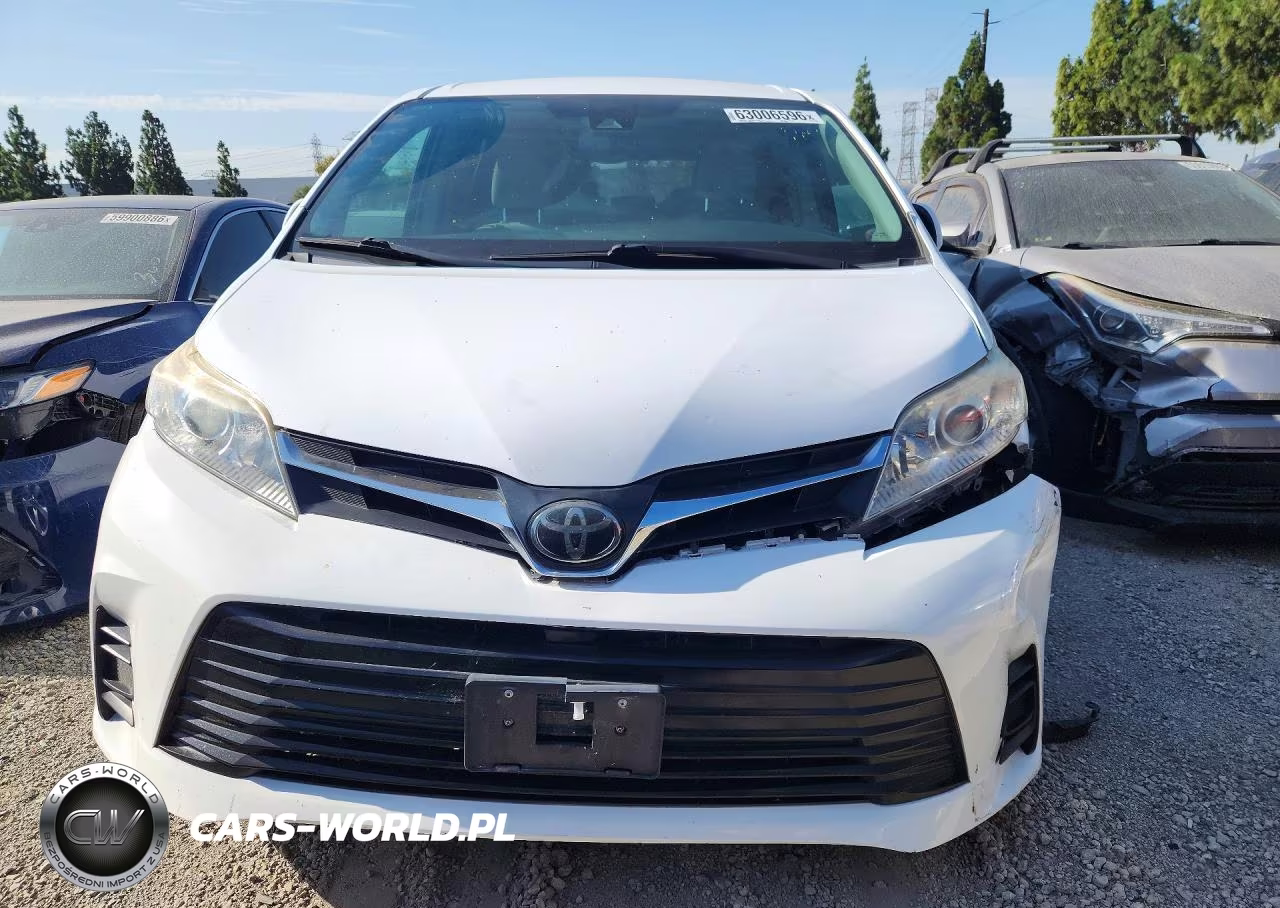 2018 Toyota Sienna Le VIN:5TDKZ3DC4JS908082 - 5