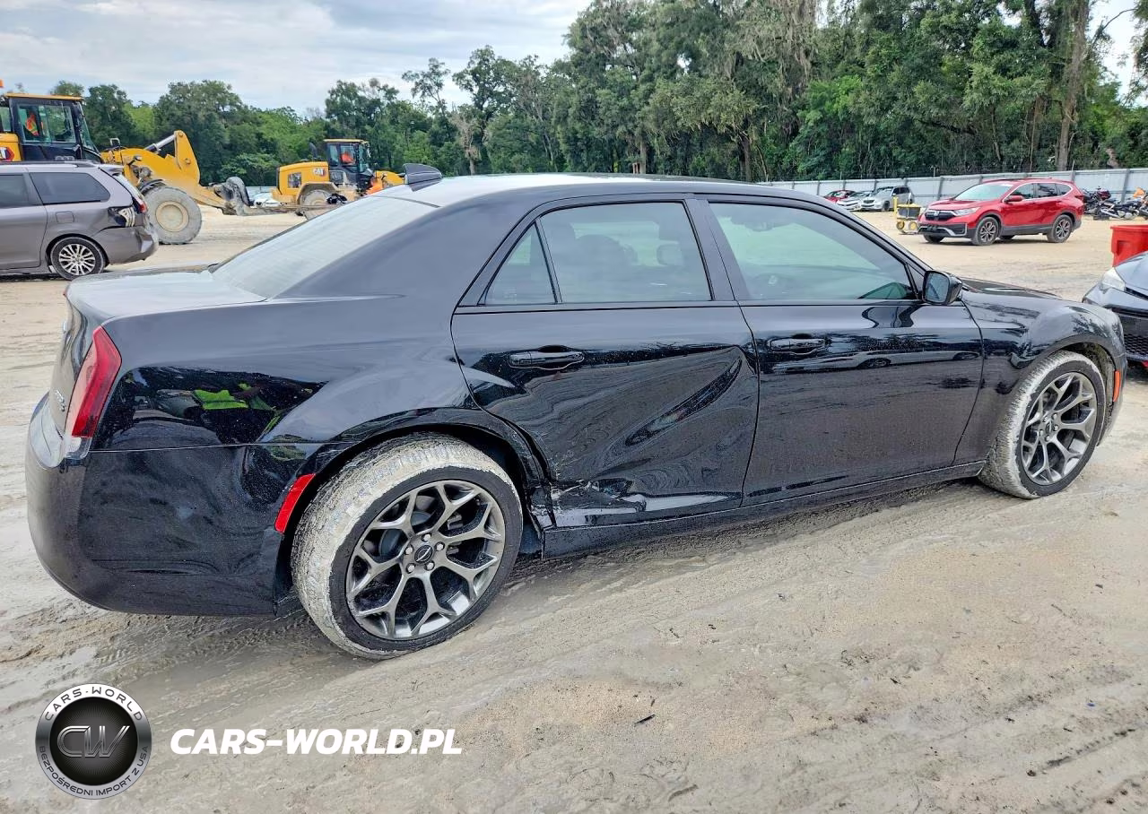 2016 Chrysler 300 S VIN:2C3CCABG0GH199422 - 3