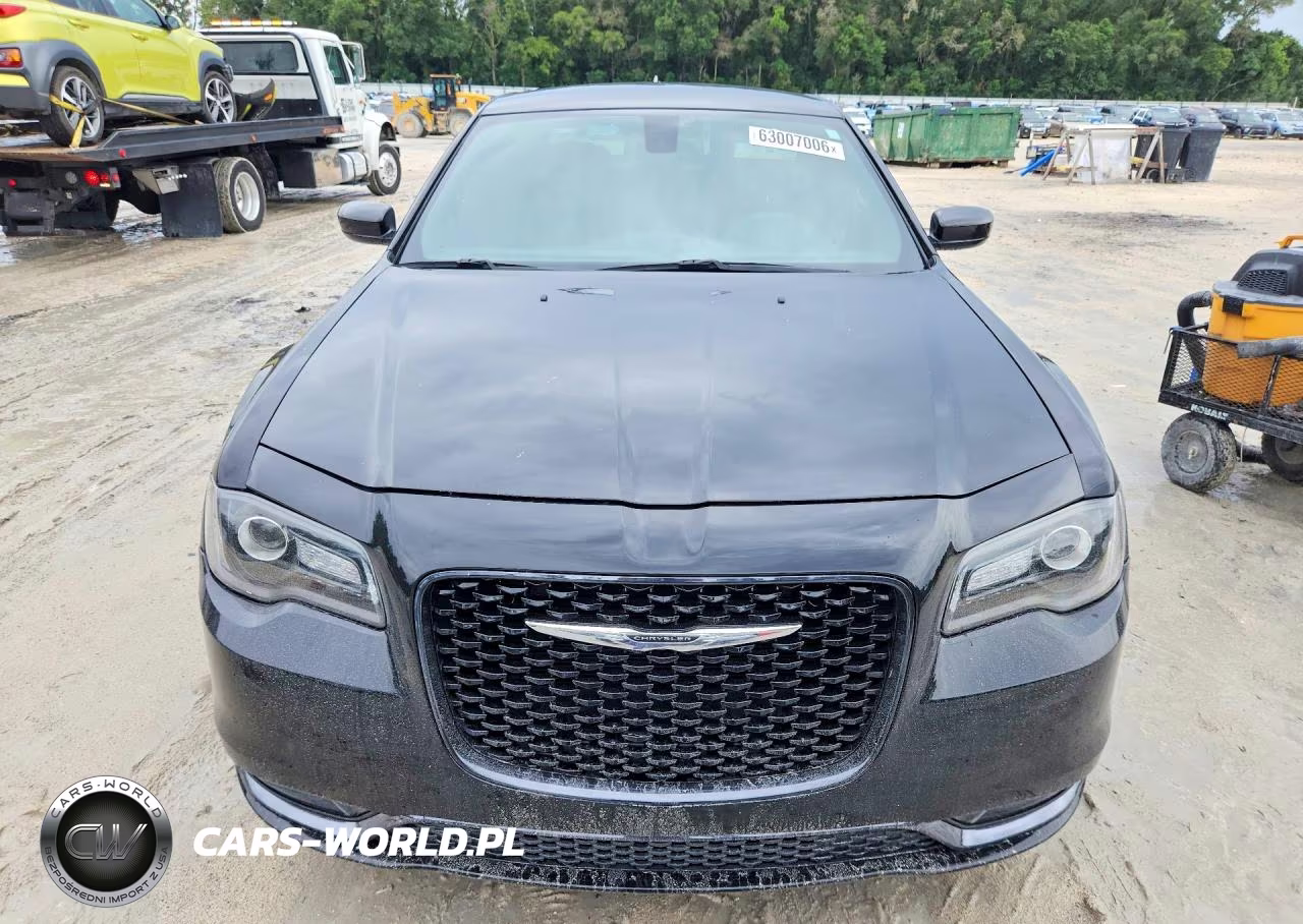 2016 Chrysler 300 S VIN:2C3CCABG0GH199422 - 5
