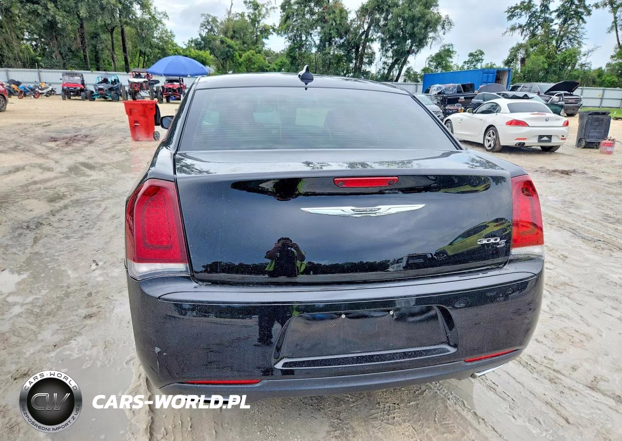 2016 Chrysler 300 S VIN:2C3CCABG0GH199422 - 6