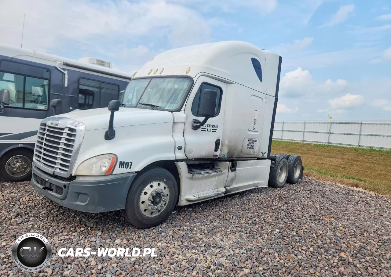 2018 Freightliner Cascadia 125 Semi Truck – zdjęcie 1 z 11