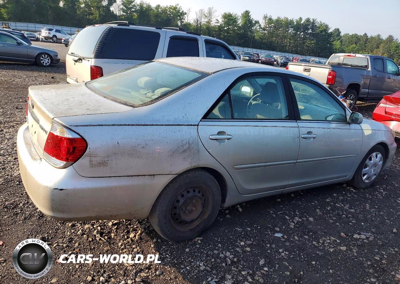 2005 Toyota Camry Le VIN:4T1BE32K25U538754 - 3