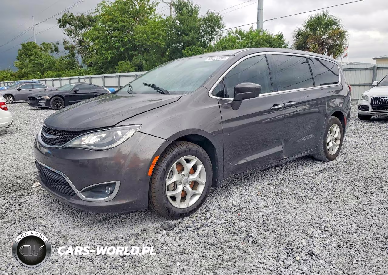 2018 Chrysler Pacifica Touring Plus