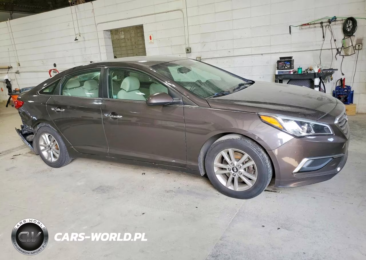 2016 Hyundai Sonata Se VIN:5NPE24AF1GH369781 - 4