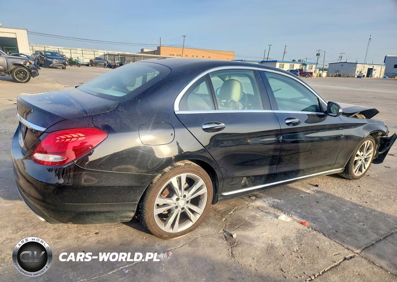 2015 Mercedes-Benz C 300 VIN:55SWF4JB1FU084385 - 3