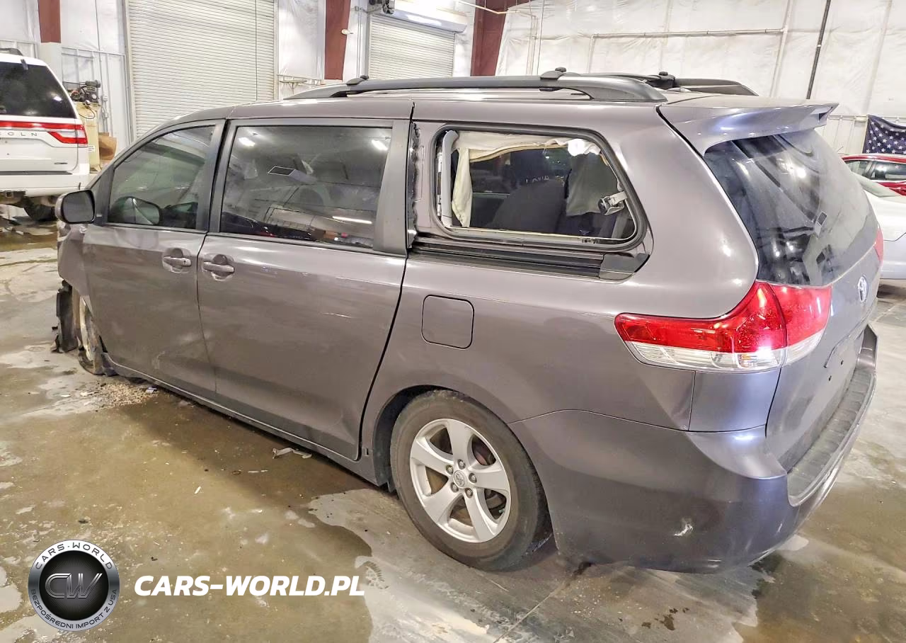 2013 Toyota Sienna Le VIN:5TDKK3DC5DS369951 - 2