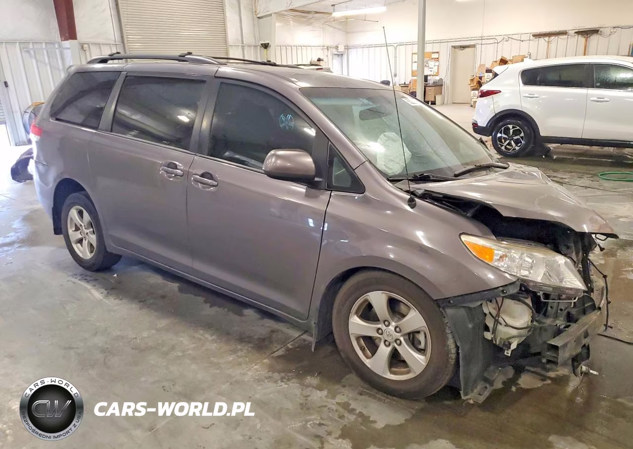 2013 Toyota Sienna Le VIN:5TDKK3DC5DS369951 - 4