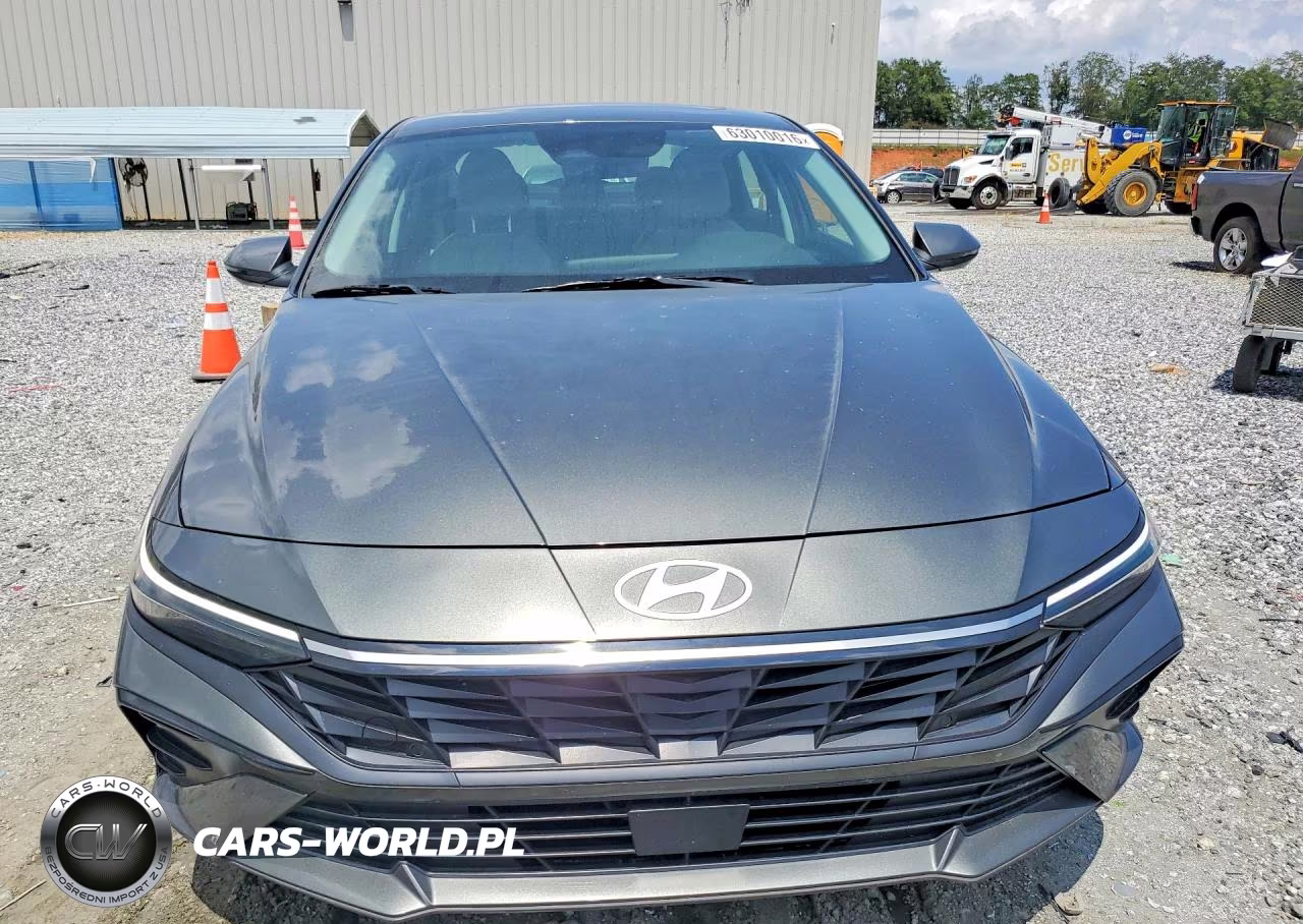 2025 Hyundai Elantra Limited VIN:KMHLN4DJXSU158054 - 5