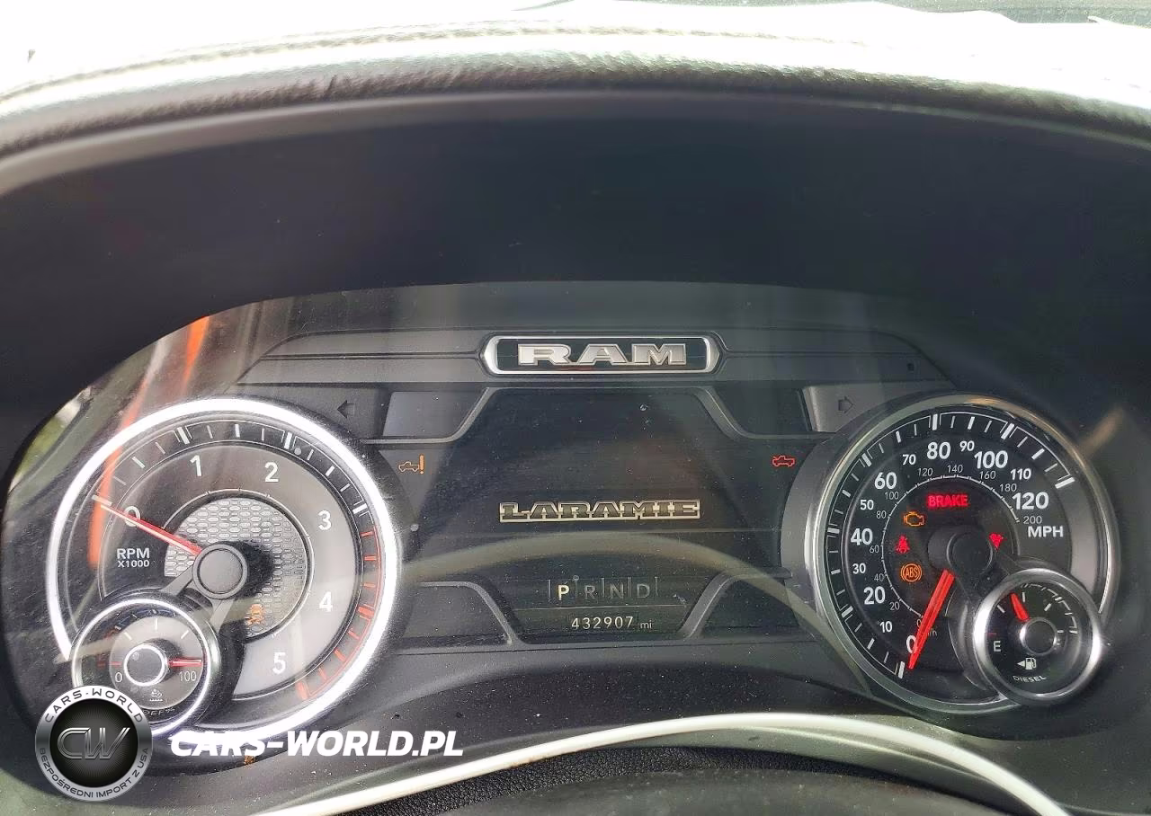 2021 Ram 3500 Laramie VIN:3C63RRJL5MG551758 - 9