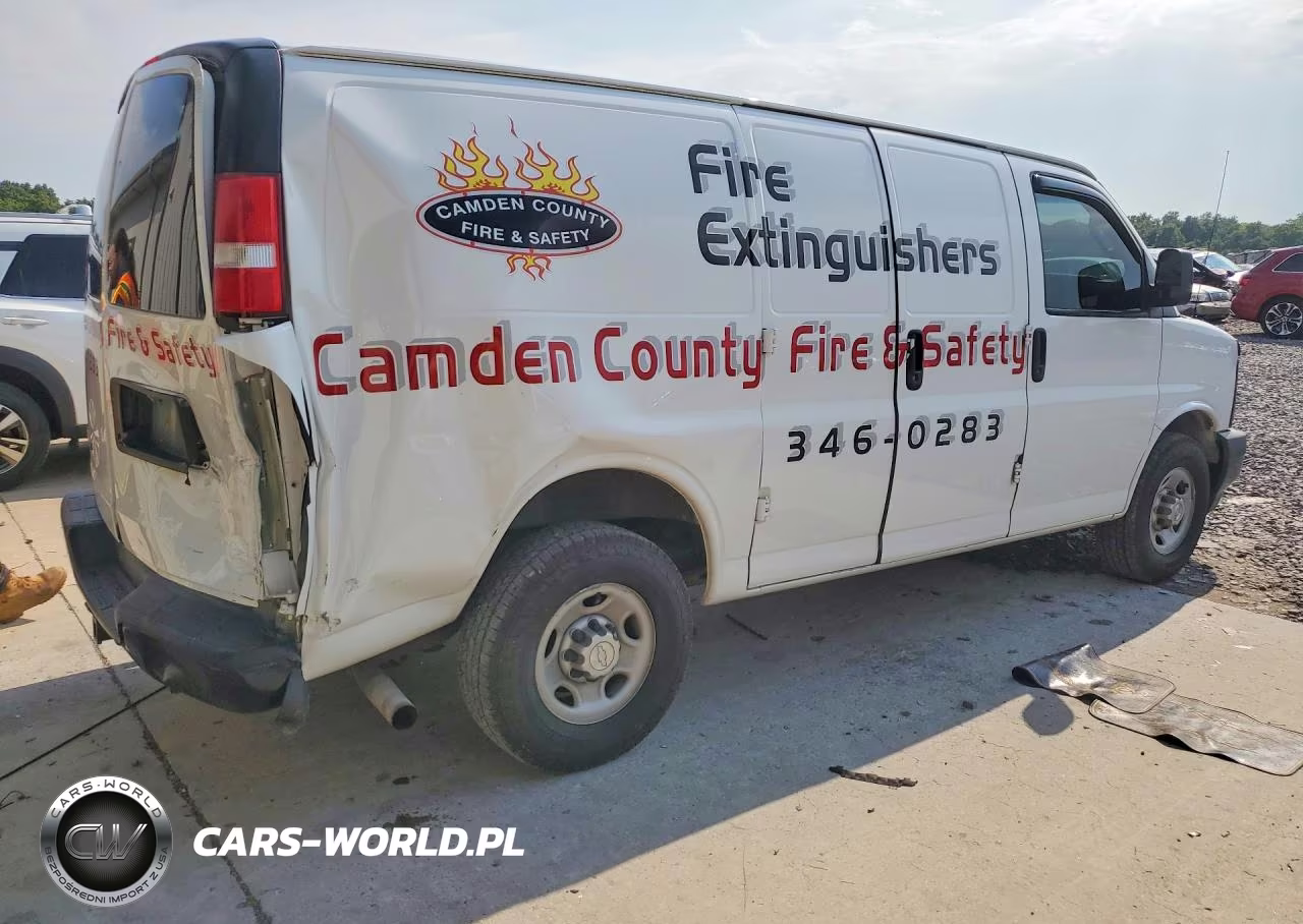 2017 Chevrolet Express G2500 VIN:1GCWGAFF0H1136271 - 3