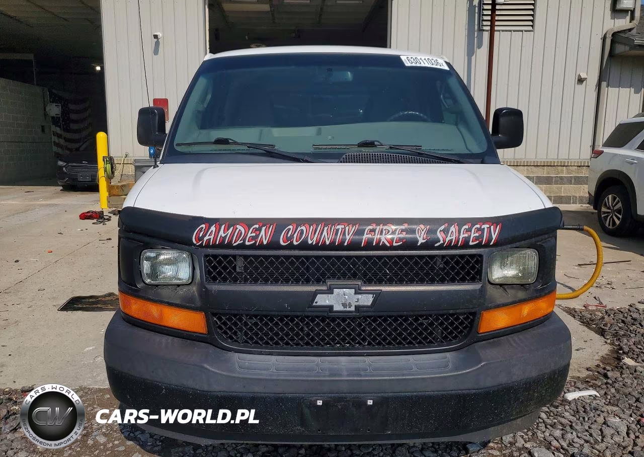 2017 Chevrolet Express G2500 VIN:1GCWGAFF0H1136271 - 5