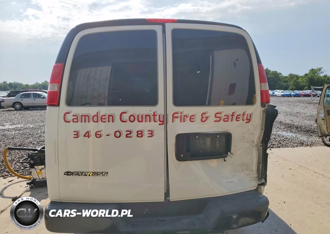 2017 Chevrolet Express G2500 VIN:1GCWGAFF0H1136271 - 6