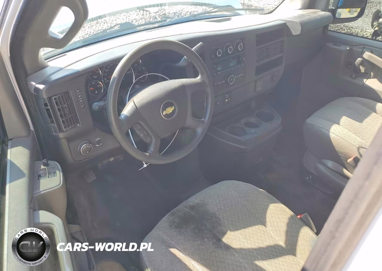 2017 Chevrolet Express G2500 VIN:1GCWGAFF0H1136271 - 8