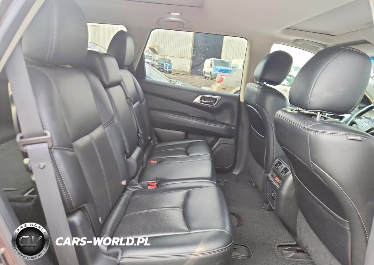 2016 Nissan Pathfinder Platinum VIN:5N1AR2MM9GC636794 - 11