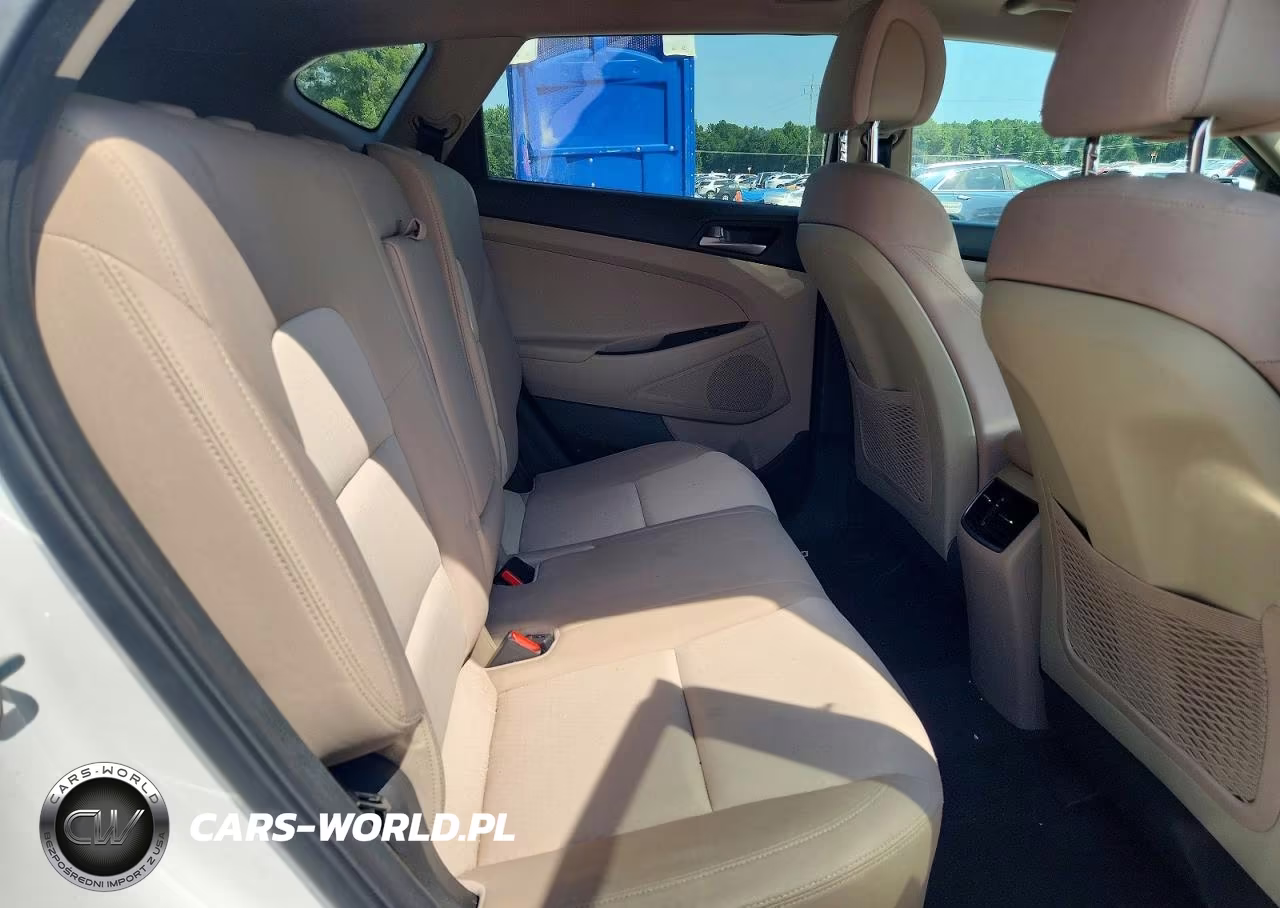2018 Hyundai Tucson Value VIN:KM8J33A28JU667174 - 11