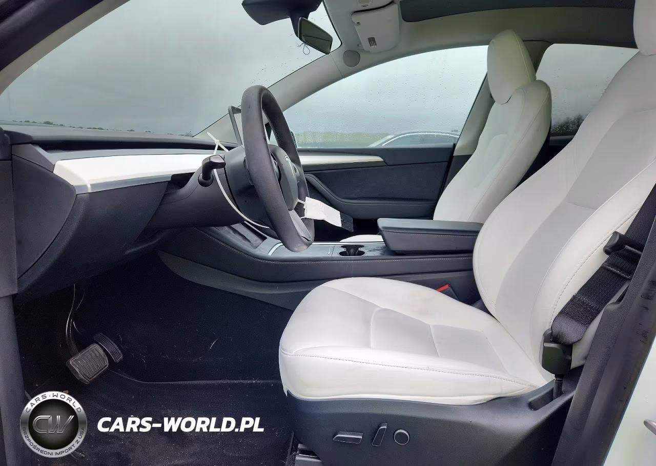 2023 Tesla Model Y VIN:7SAYGDEE5PF748008 - 7