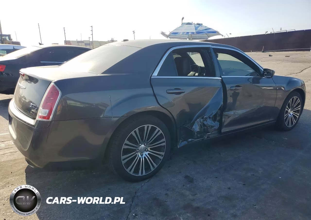 2013 Chrysler 300 S VIN:2C3CCABG5DH547257 - 3