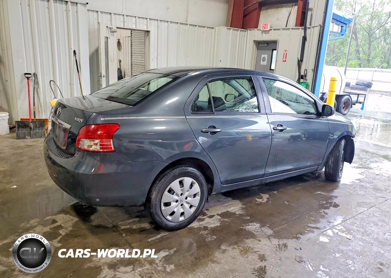 2010 Toyota Yaris Base VIN:JTDBT4K33A1357828 - 3