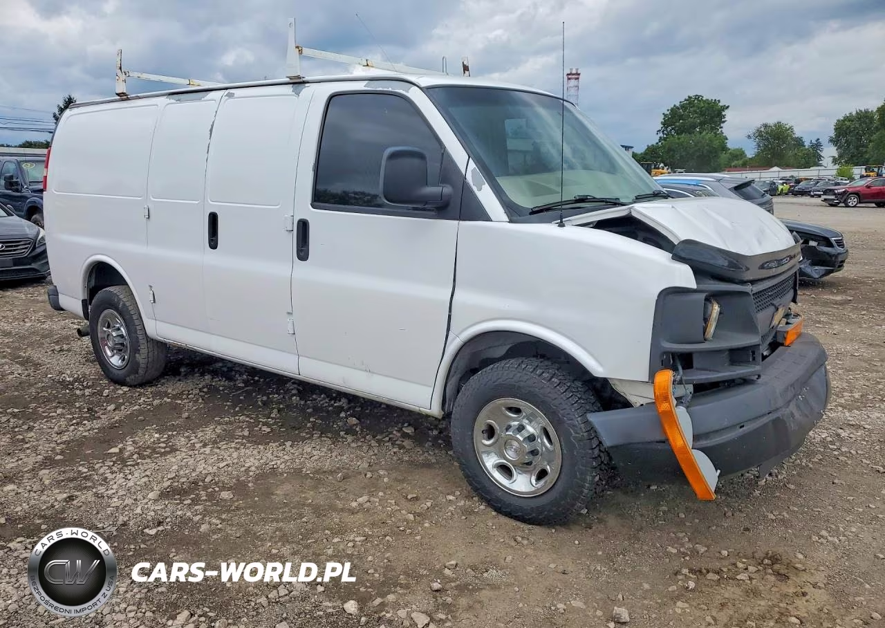 2008 Chevrolet Express 2500 Cargo Delivery Van VIN:1GCGG25C581228185 - 4