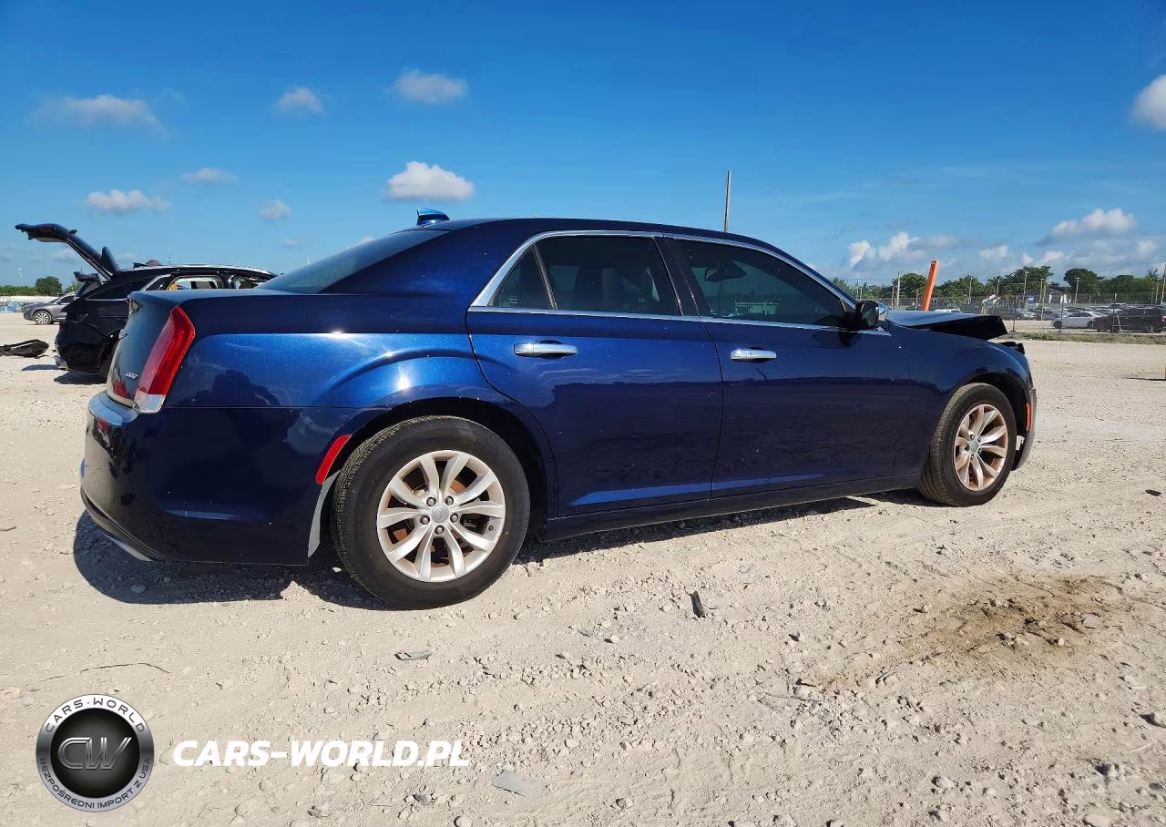 2016 Chrysler 300 Limited VIN:2C3CCAAG3GH216487 - 3