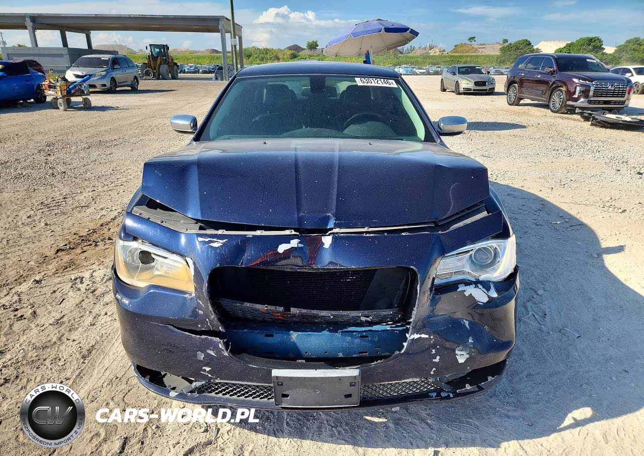 2016 Chrysler 300 Limited VIN:2C3CCAAG3GH216487 - 5