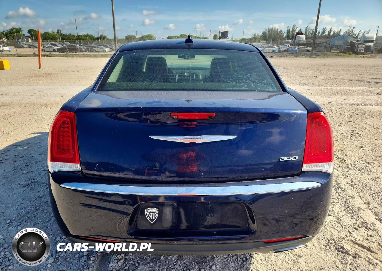 2016 Chrysler 300 Limited VIN:2C3CCAAG3GH216487 - 6
