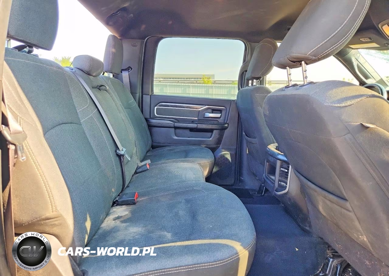 2019 Ram 2500 Big Horn VIN:3C6UR5DJ1KG697045 - 10