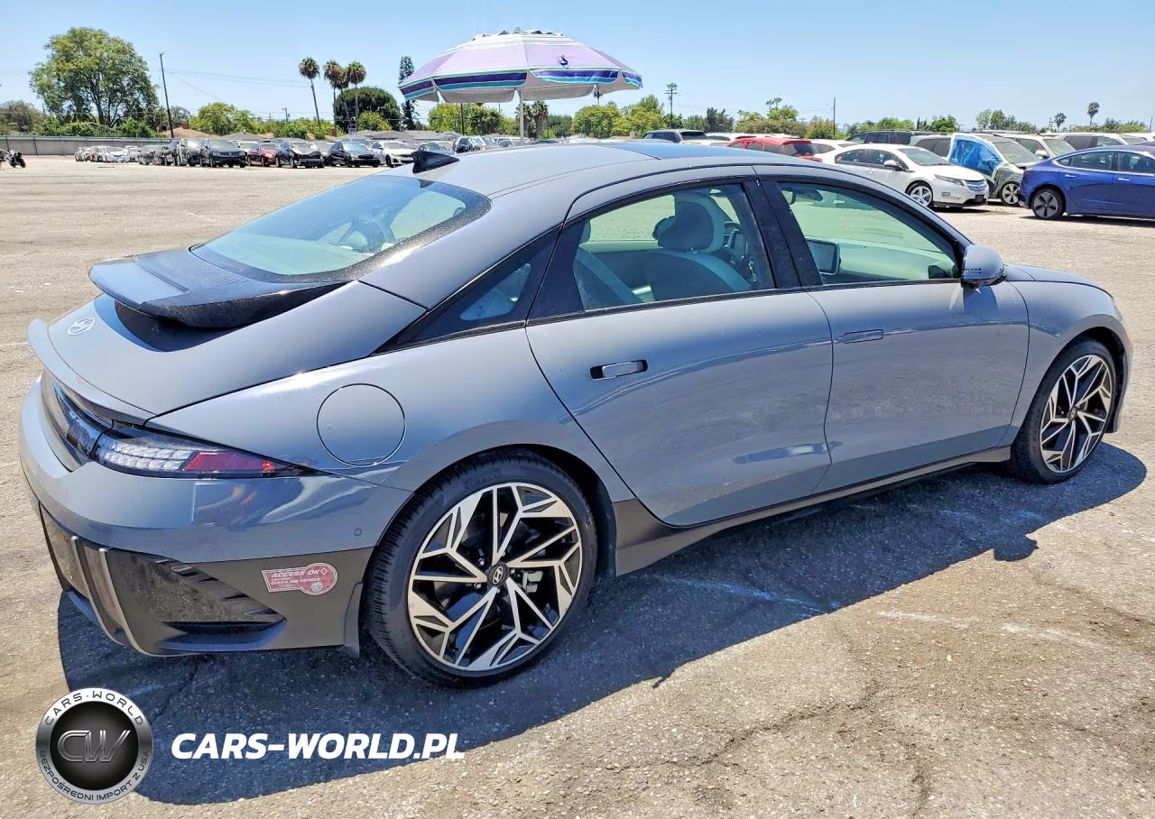 2023 Hyundai Ioniq 6 Limited VIN:KMHM54AA8PA045768 - 3