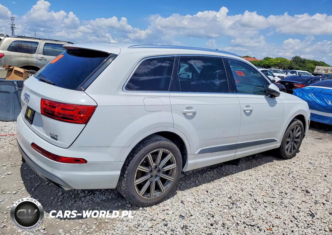 2017 Audi Q7 Premium Plus VIN:WA1LAAF79HD003482 - 3