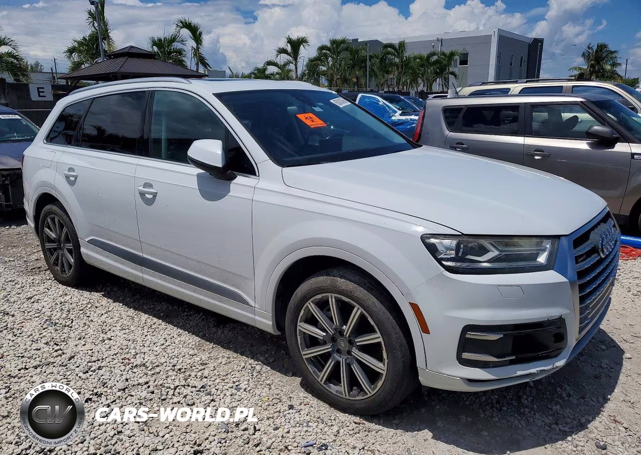 2017 Audi Q7 Premium Plus VIN:WA1LAAF79HD003482 - 4
