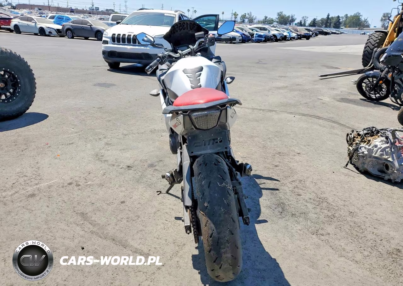 2010 Yamaha Fz6R VIN:JYARJ18Y0AA001273 - 4