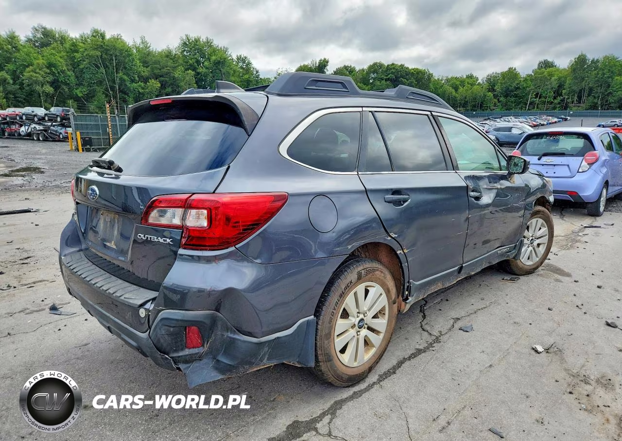 2019 Subaru Outback 2.5I Premium VIN:4S4BSAFC9K3370810 - 3