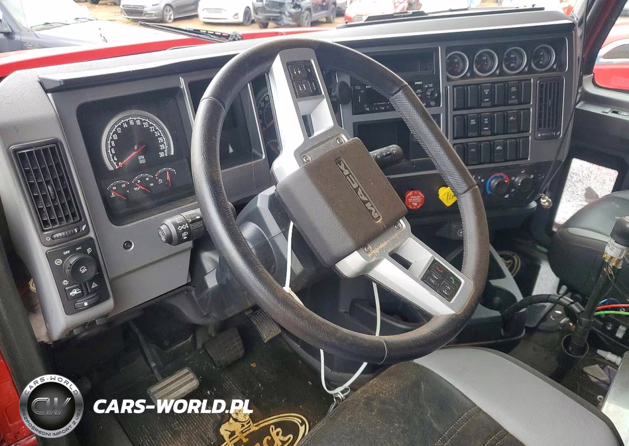 2025 Mack Pinnacle Semi Truck VIN:1M1PN4GYXSM017743 - 8