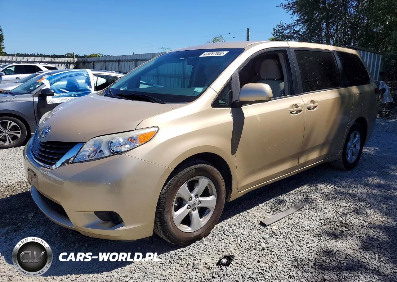 2011 Toyota Sienna Le 8-Passenger