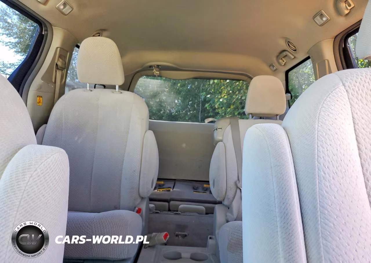 2011 Toyota Sienna Le 8-Passenger VIN:5TDKA3DC8BS007774 - 10