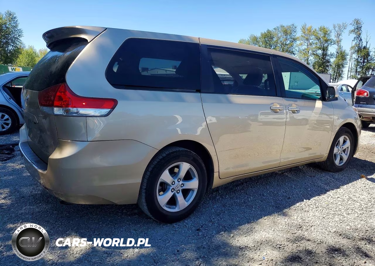 2011 Toyota Sienna Le 8-Passenger VIN:5TDKA3DC8BS007774 - 3