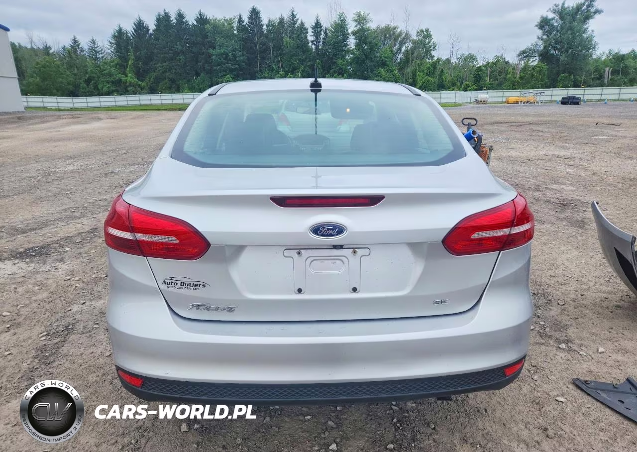 2018 Ford Focus Se VIN:1FADP3F26JL309405 - 6