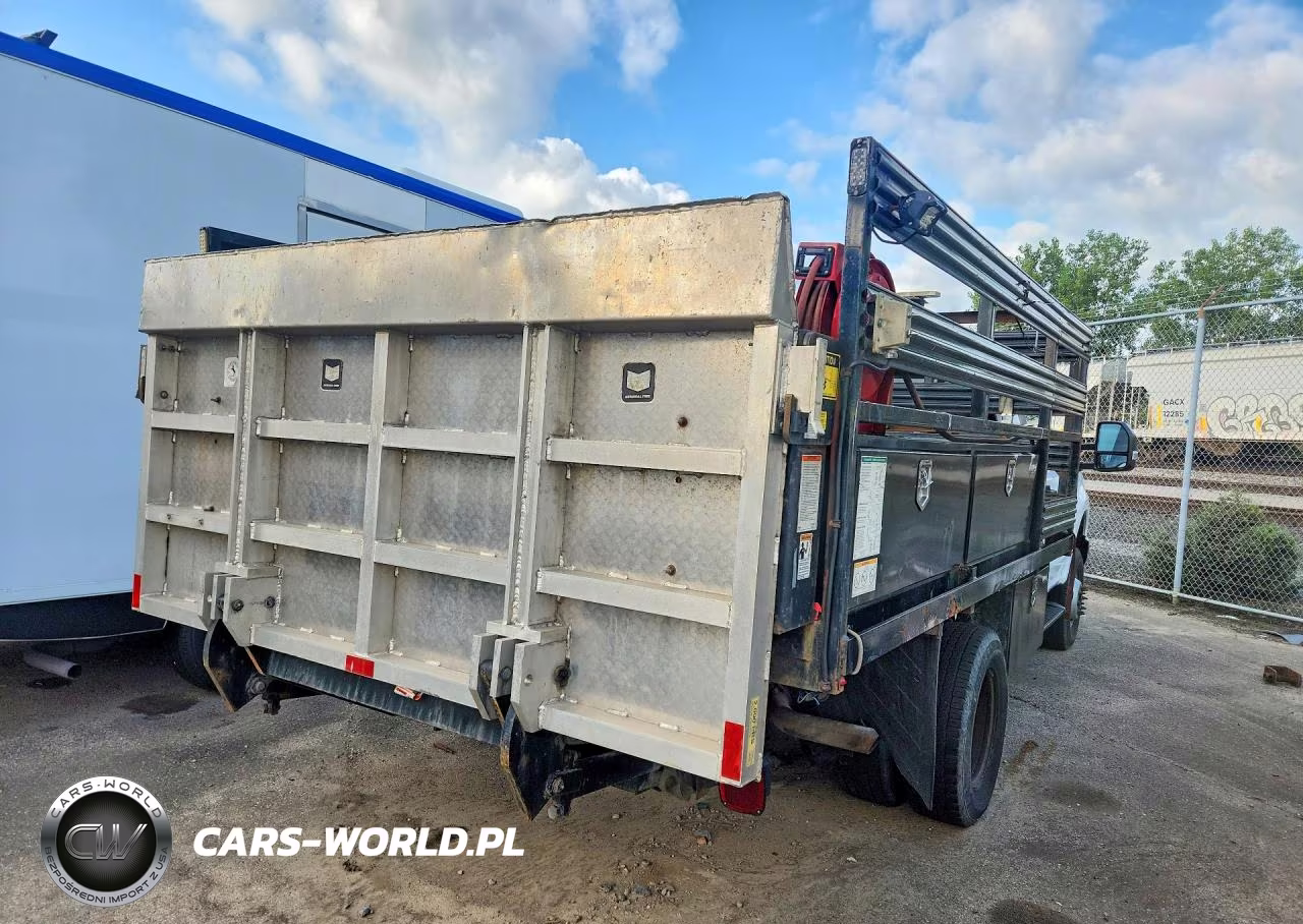 2019 Ford F350 Super Duty Flatbed Truck VIN:1FDRF3H6XKEF23415 - 3