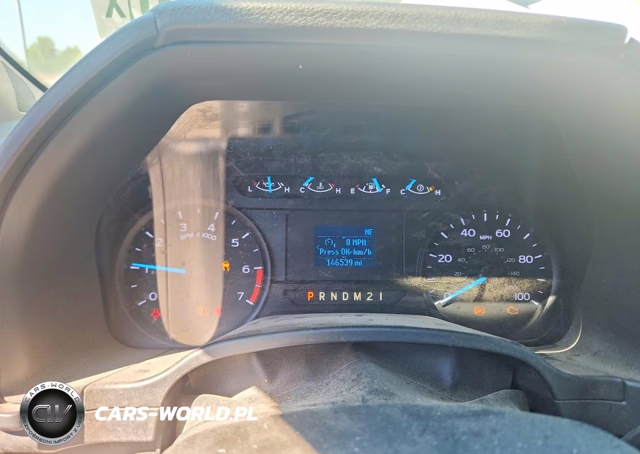 2019 Ford F350 Super Duty Flatbed Truck VIN:1FDRF3H6XKEF23415 - 9
