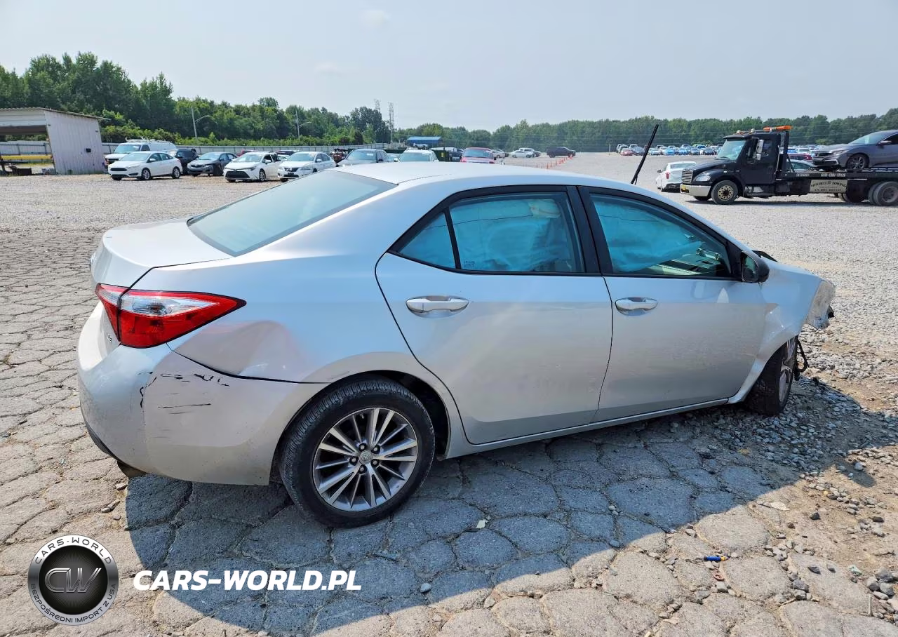 2015 Toyota Corolla Le Plus VIN:5YFBURHEXFP277125 - 3