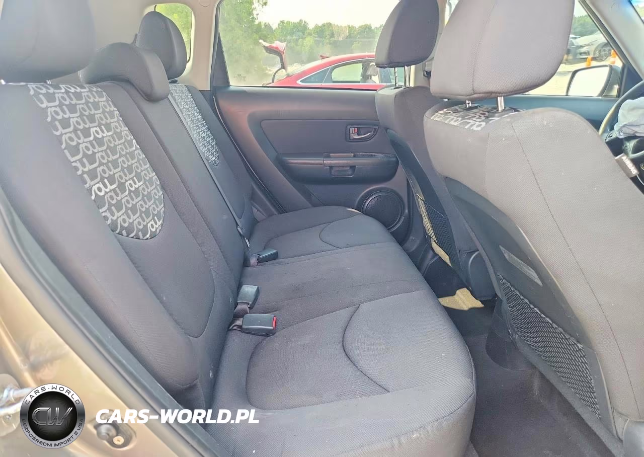 2011 Kia Soul + VIN:KNDJT2A25B7196843 - 10