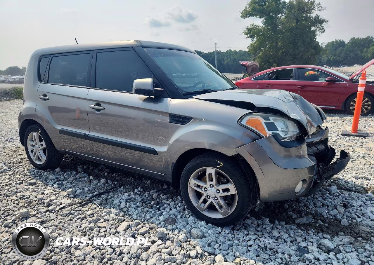 2011 Kia Soul + VIN:KNDJT2A25B7196843 - 4