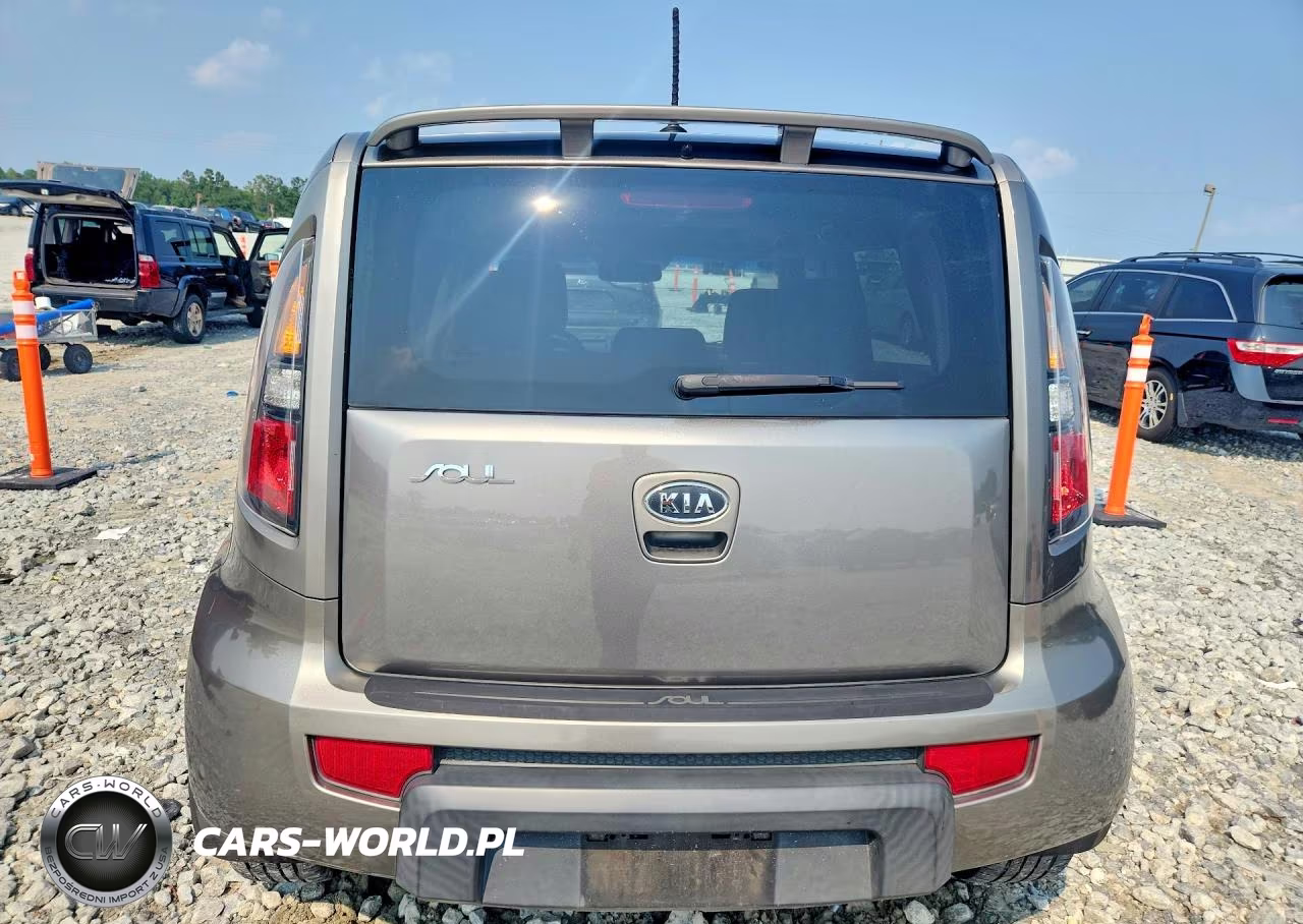 2011 Kia Soul + VIN:KNDJT2A25B7196843 - 6