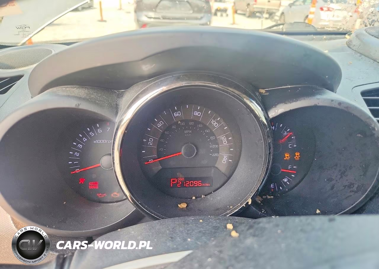 2011 Kia Soul + VIN:KNDJT2A25B7196843 - 9