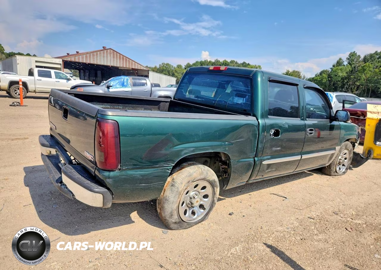 2007 GMC New Sierra C1500 Classic VIN:2GTEC13V271118835 - 3